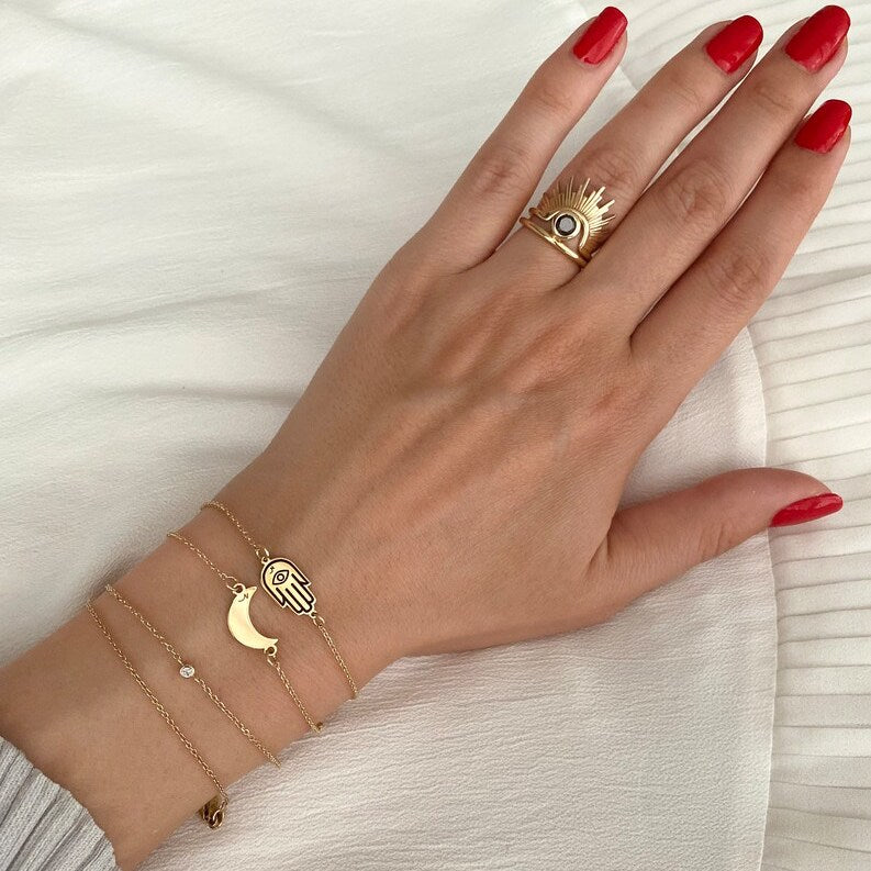 Amazon.com: Chicque Boho Finger Ring Bracelet Gold Hand Chain Hollow Hand  Jewelry Party Hand Chain Bracelet for Women and Girls : Beauty & Personal  Care