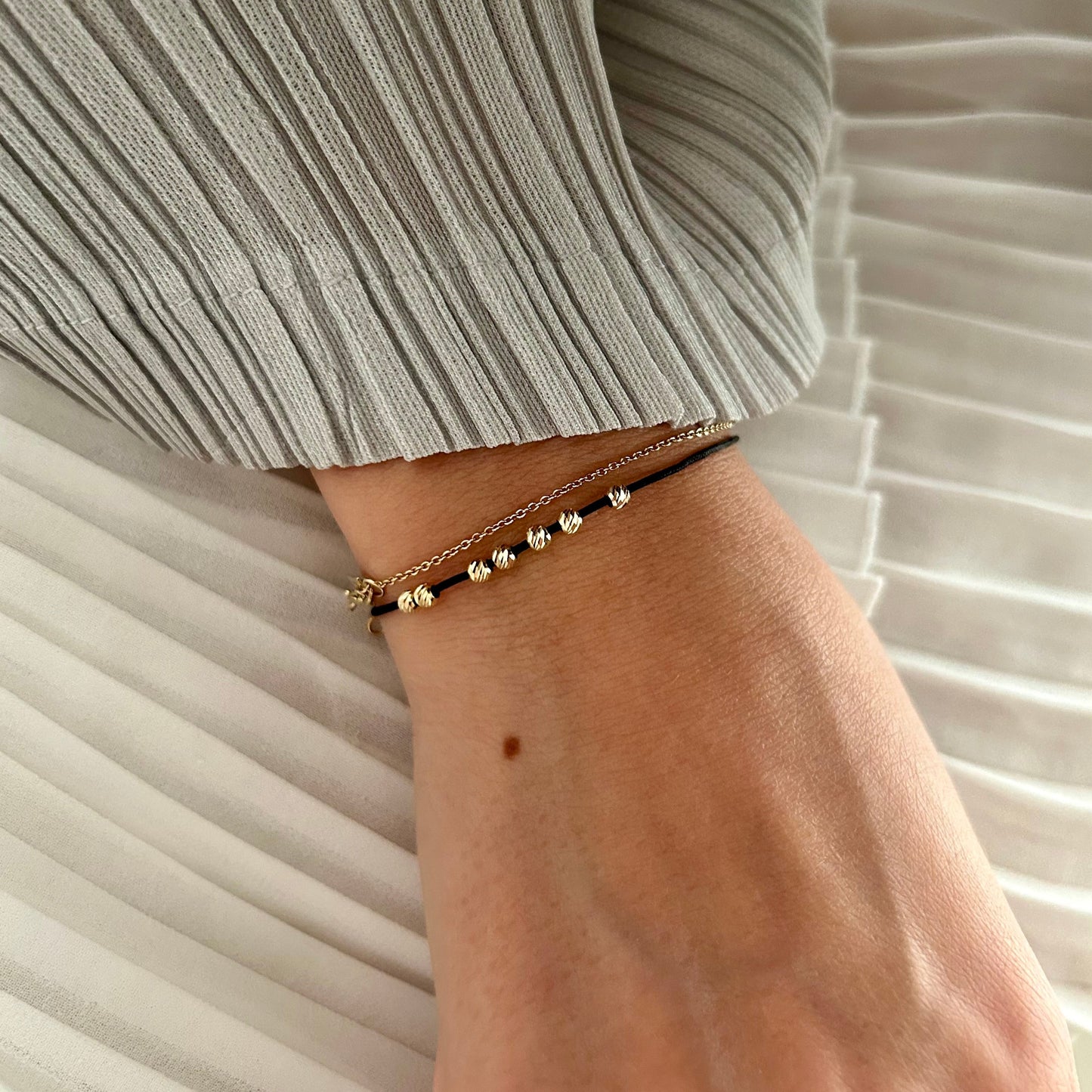 Womens Beaded Bracelet with 7 Solid 18k Gold Beads, Minimalist Wish Dainty Friendship Bracelet, Anniversary Gift for Her, Stackable Bracelet