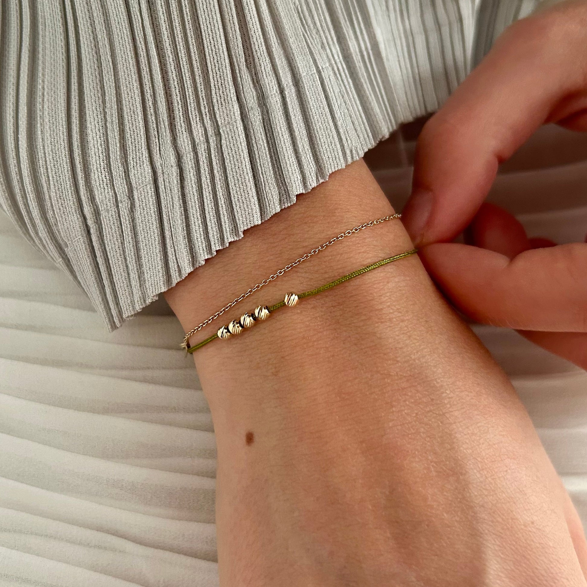 Womens Beaded Bracelet with 5 Solid 18k Gold Beads, Minimalist Wish Dainty Friendship Jewelry, Anniversary Gift for Her, Stackable Bracelet